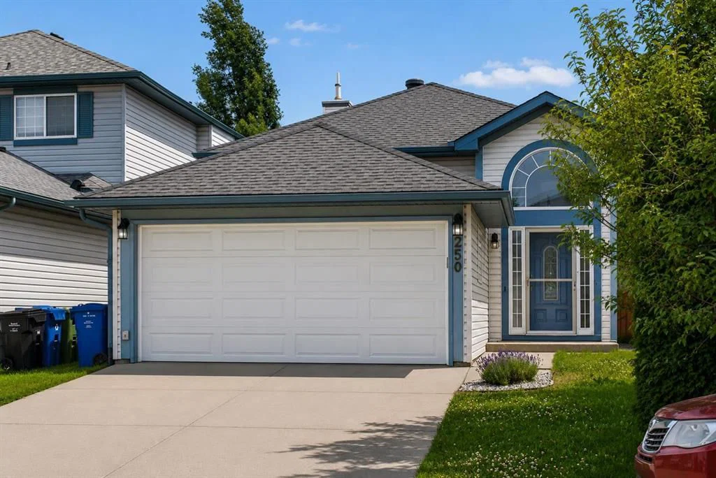 250 Bridlewood Circle SW, Calgary — photo 2 of 38