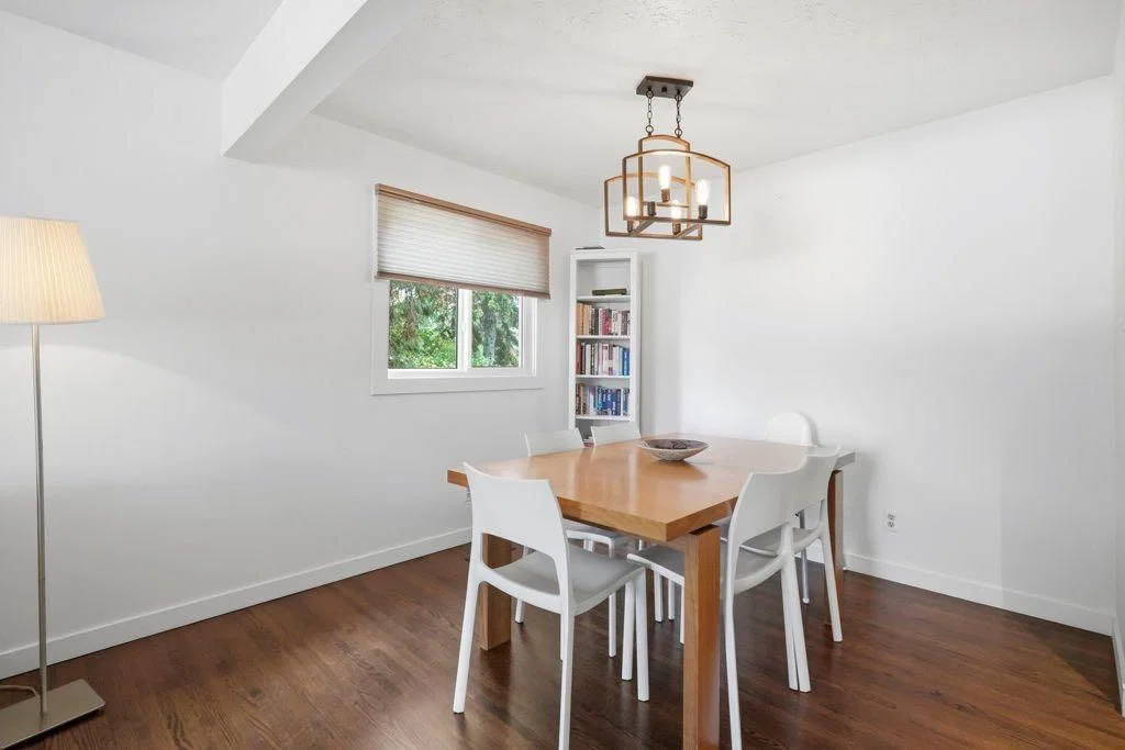 9832 Athens Road SE, Calgary — photo 5 of 27