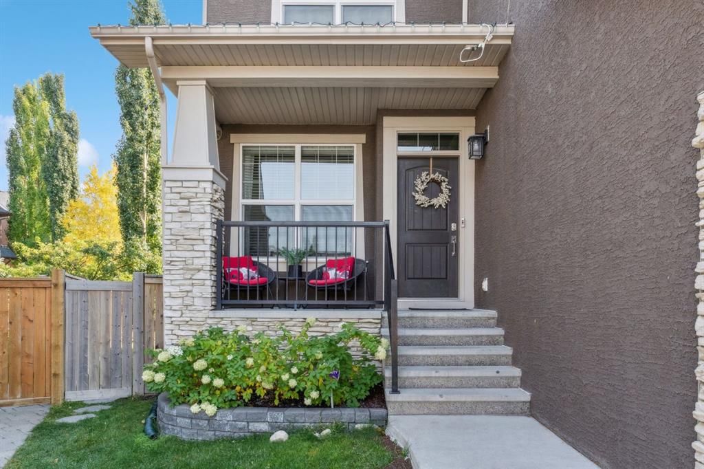 46 Aspenshire Place SW, Calgary — photo 2 of 47