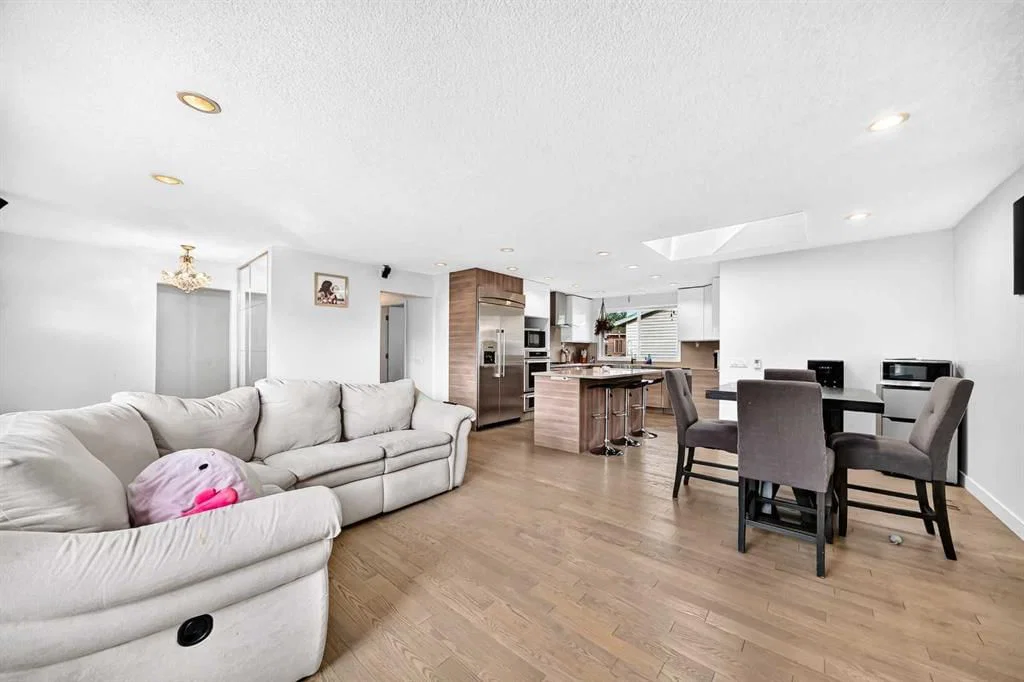 1376 Lake Sylvan Drive SE, Calgary — photo 5 of 22