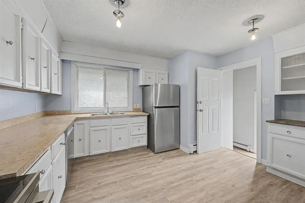 4004 79 Street NW, Calgary — photo 5 of 45