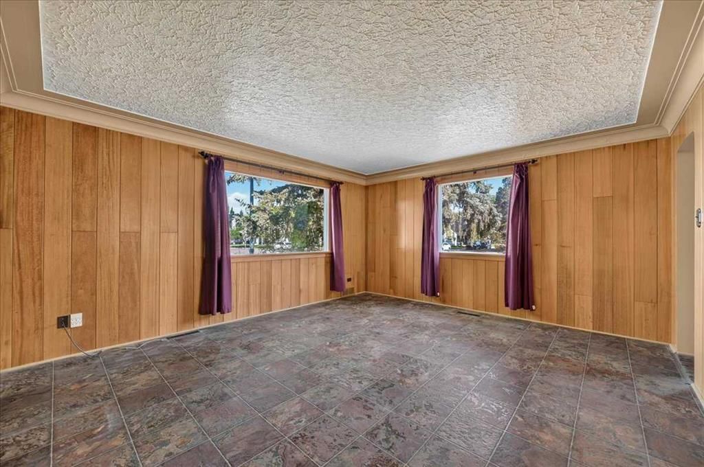 1739 19 Avenue NW, Calgary — photo 5 of 14