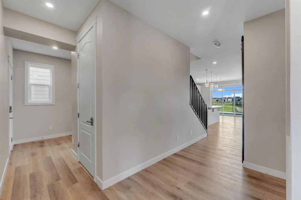 40 Evansfield Manor NW, Calgary — photo 5 of 49