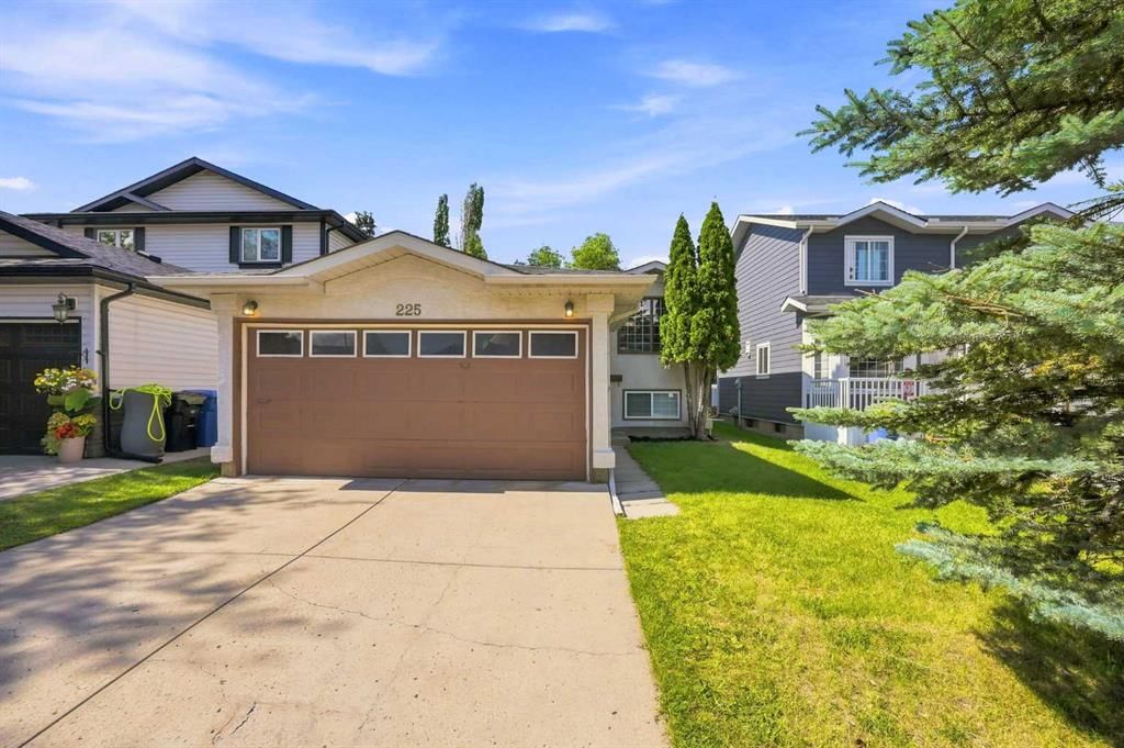 225 Harvest Glen Place NE, Calgary — photo 3 of 38