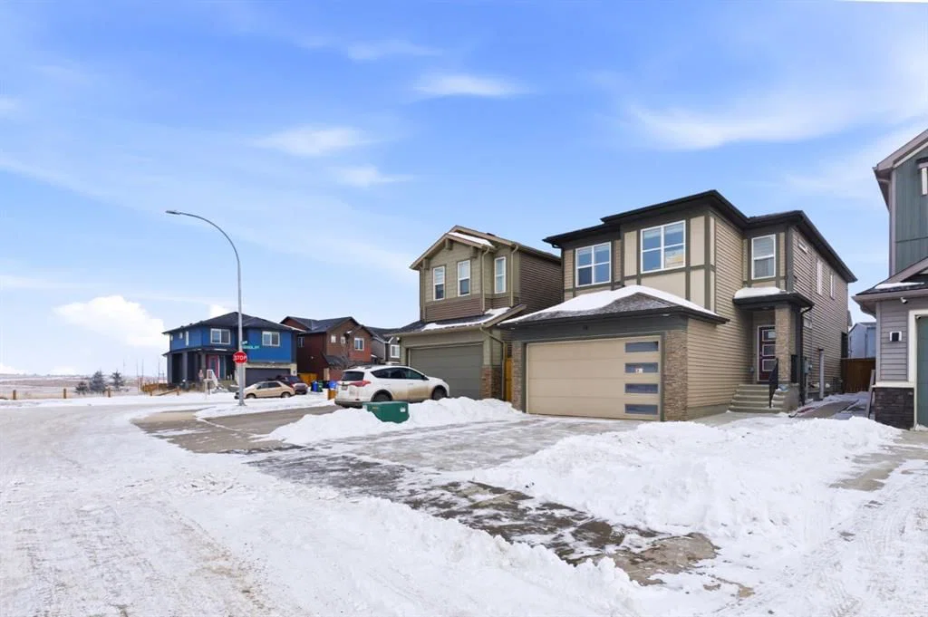 14 Belvedere Point SE, Calgary — photo 2 of 50
