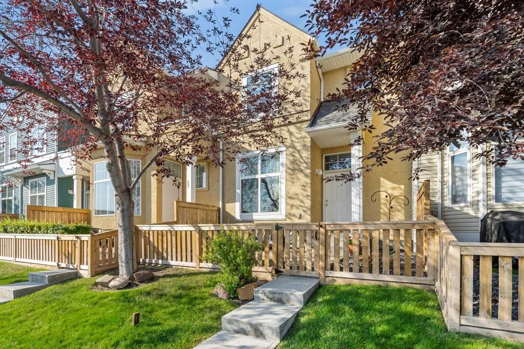 205 Mckenzie Towne Gate SE, Calgary — photo 2 of 34