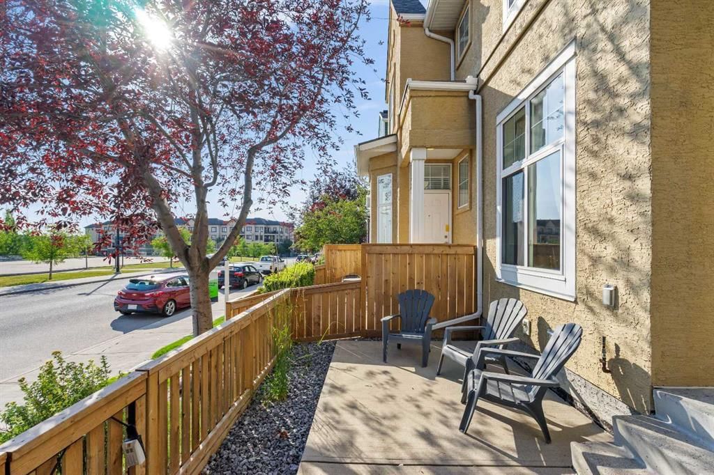 205 Mckenzie Towne Gate SE, Calgary — photo 5 of 34