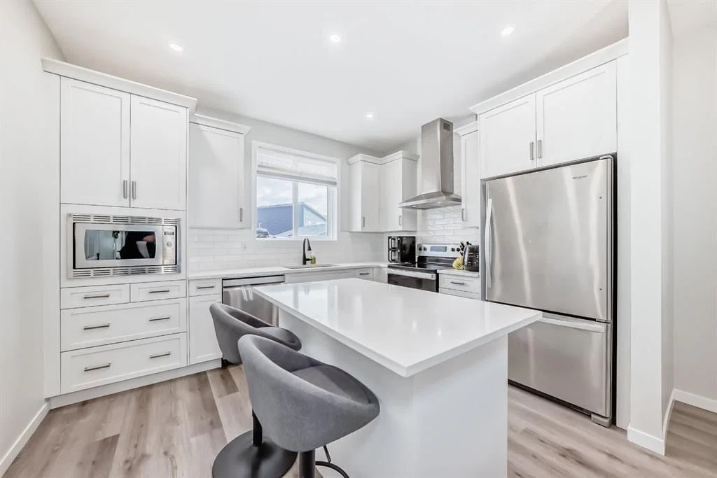 276 Belmont Boulevard SW, Calgary — photo 5 of 49