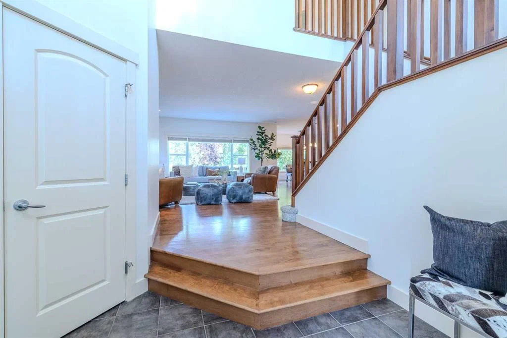 1835 Evergreen Drive SW, Calgary — photo 3 of 45