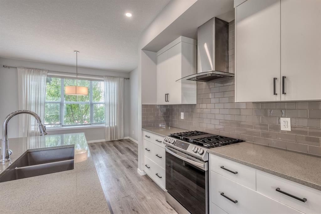 967 Mahogany Boulevard SE, Calgary — photo 3 of 30
