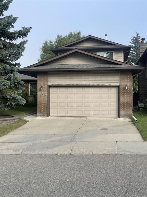 160 Hawkwood Way NW, Calgary — photo 2 of 36