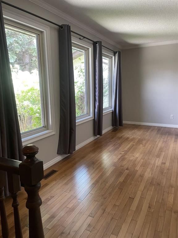 160 Hawkwood Way NW, Calgary — photo 3 of 36