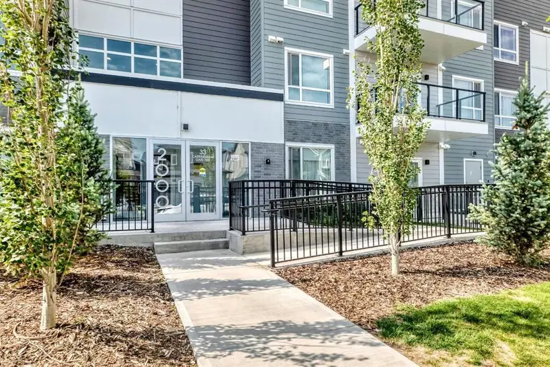 2204, 33 Carringham Gate NW, Calgary — photo 3 of 24