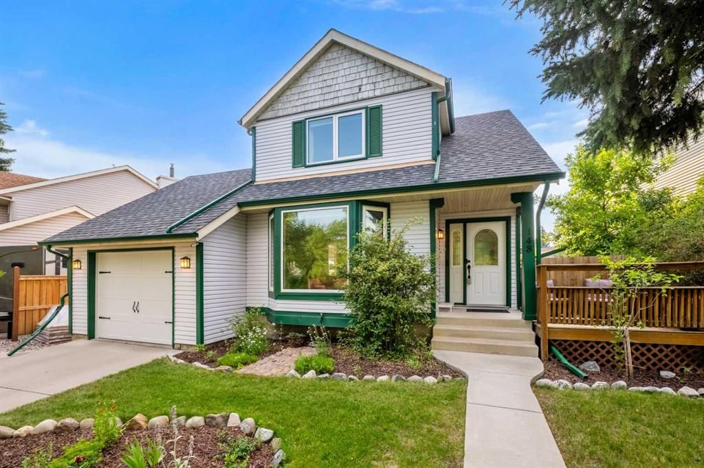 148 Woodridge Drive SW, Calgary — photo 2 of 49