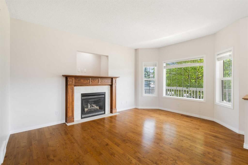 459 Evermeadow Road SW, Calgary — photo 4 of 35