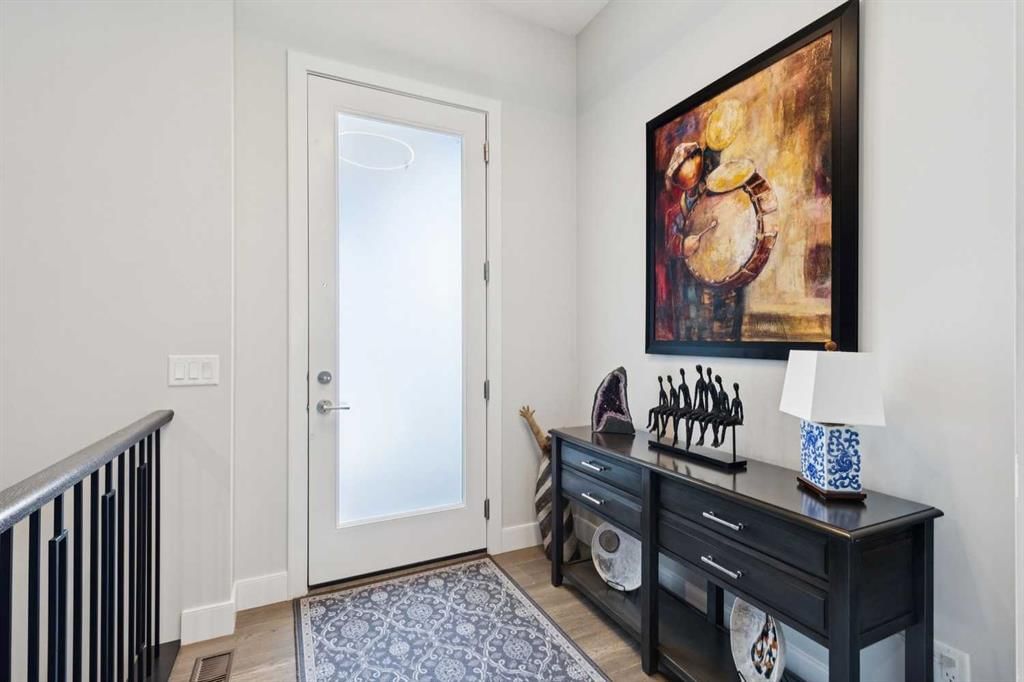 176 Cranbrook Drive SE, Calgary — photo 4 of 50