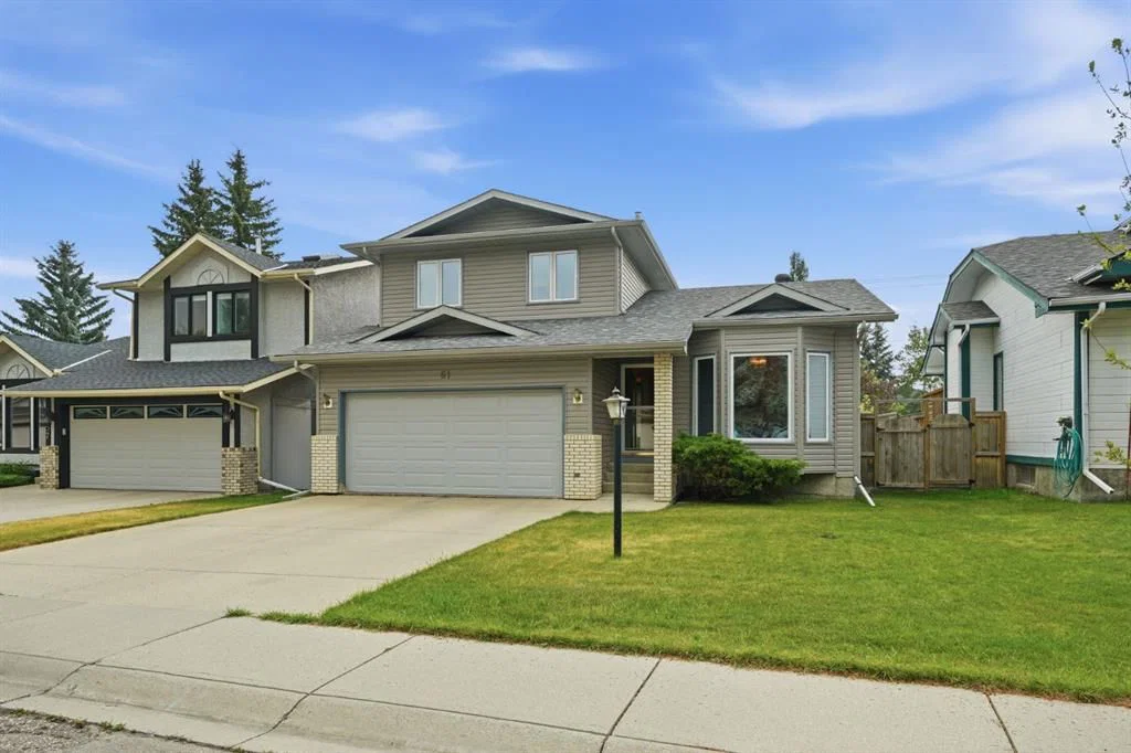 61 Shannon Crescent SW, Calgary — photo 2 of 41