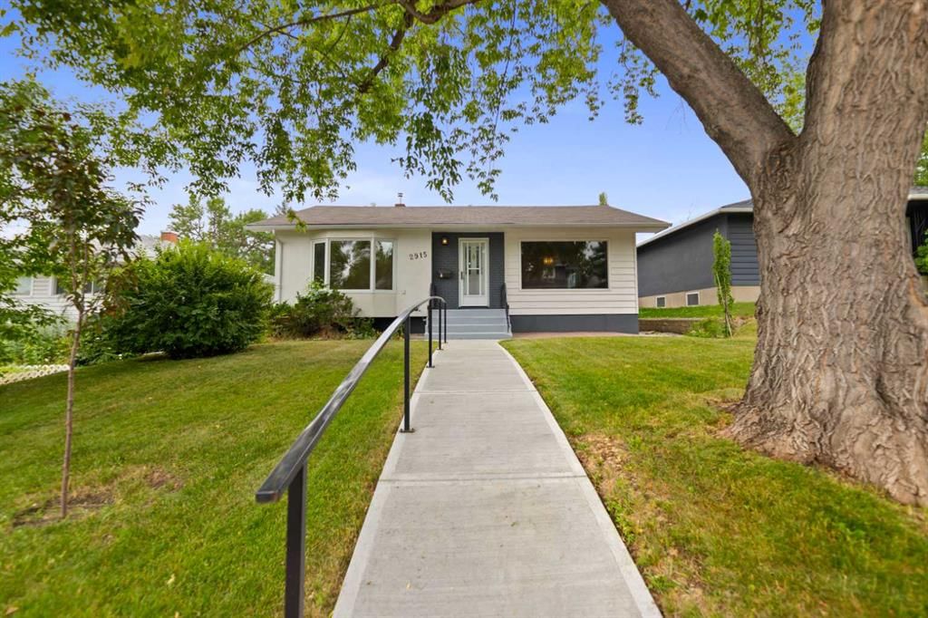2915 13 Avenue NW, Calgary — main listing photo