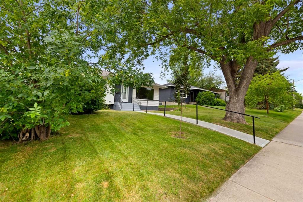 2915 13 Avenue NW, Calgary — photo 3 of 25