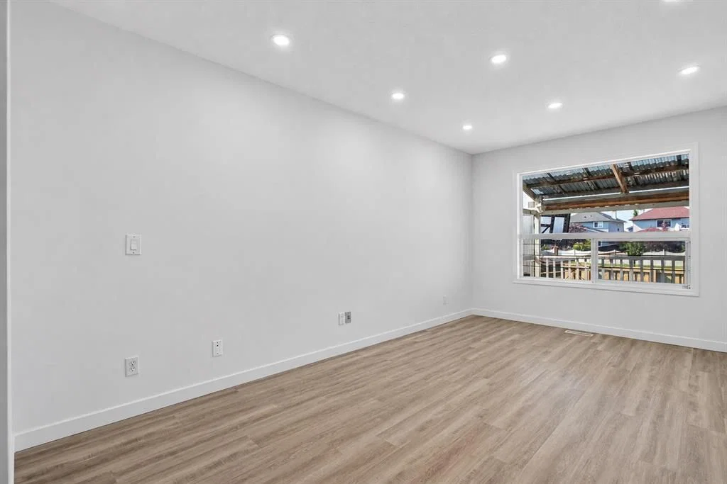 133 Martinvalley Crescent NE, Calgary — photo 5 of 35