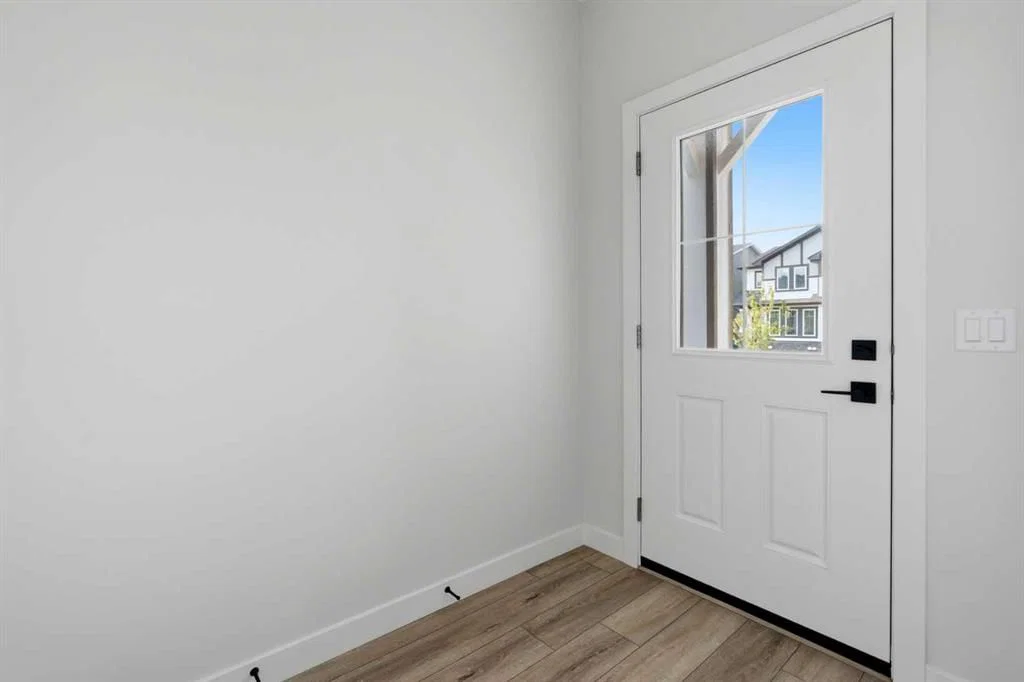 8581 Huxbury Drive NE, Calgary — photo 2 of 34