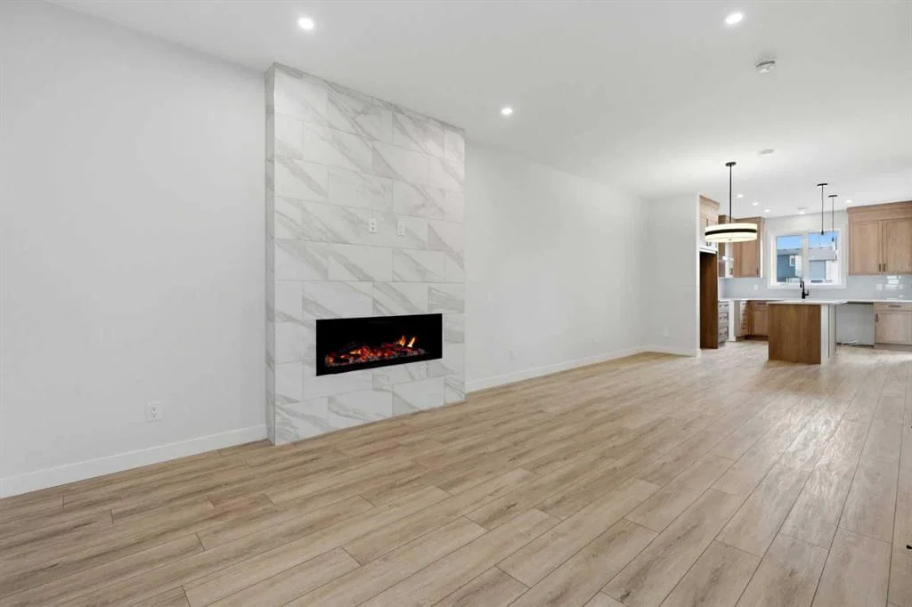 8581 Huxbury Drive NE, Calgary — photo 4 of 34