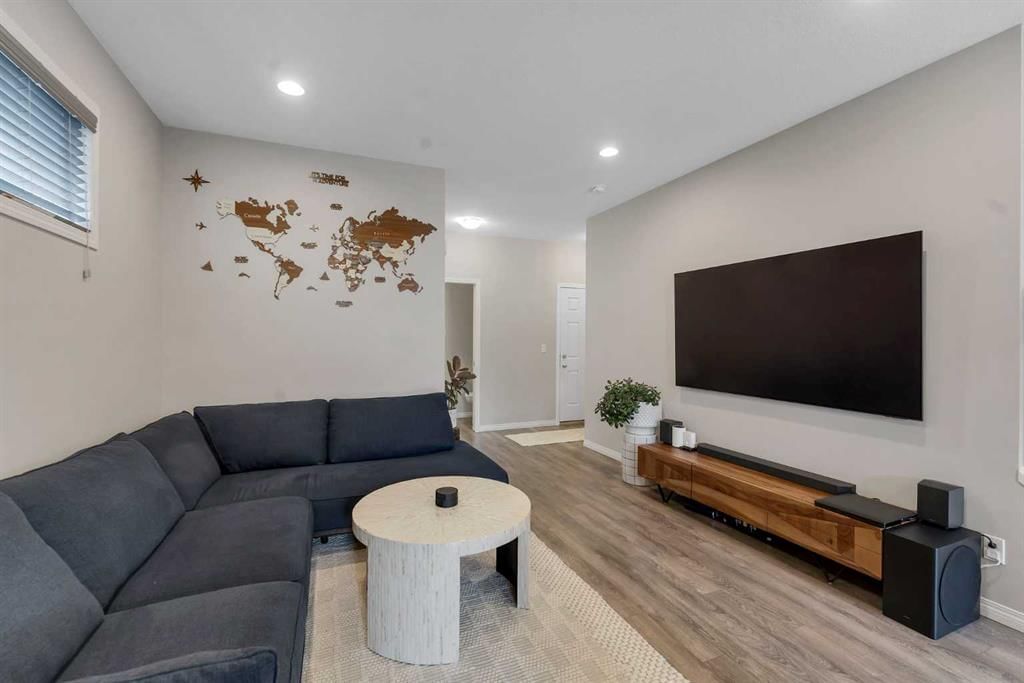 92 Legacy Glen Street SE, Calgary — photo 5 of 31