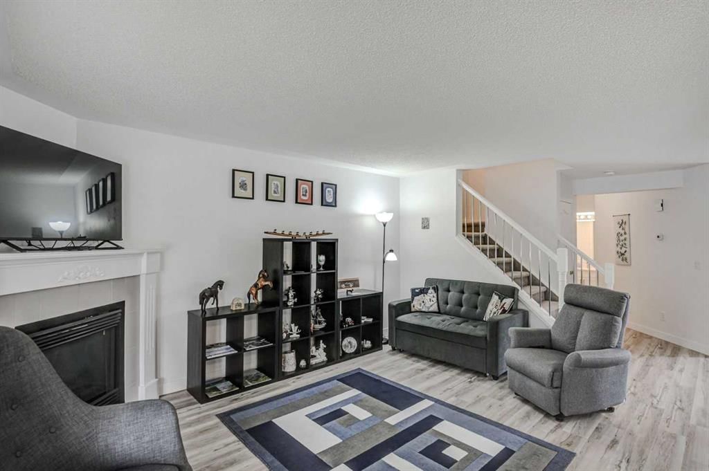 58 Sierra Morena Gardens SW, Calgary — photo 5 of 33