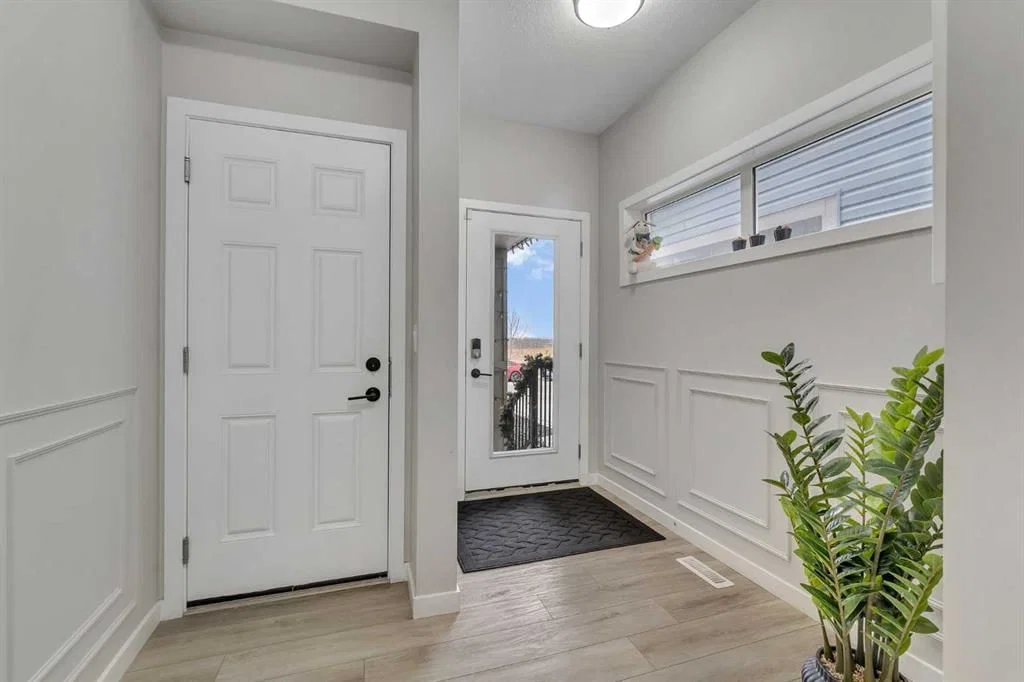 341 Walcrest View SE, Calgary — photo 4 of 41