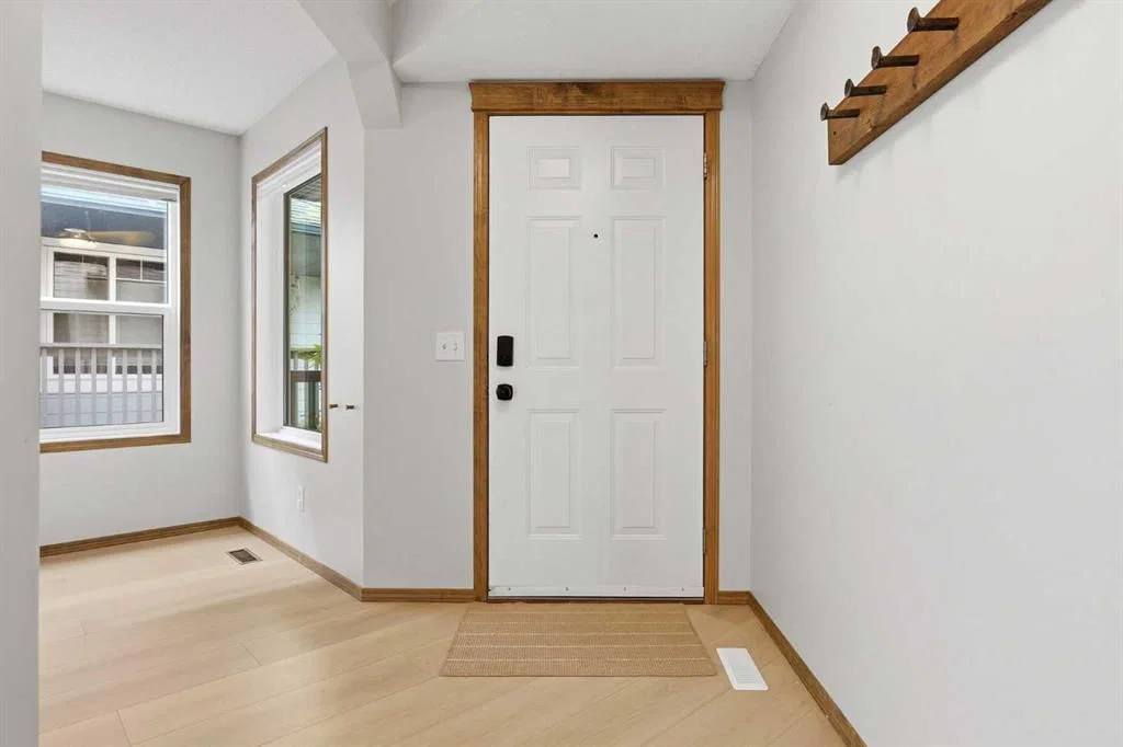 38 Chapman Close SE, Calgary — photo 2 of 48