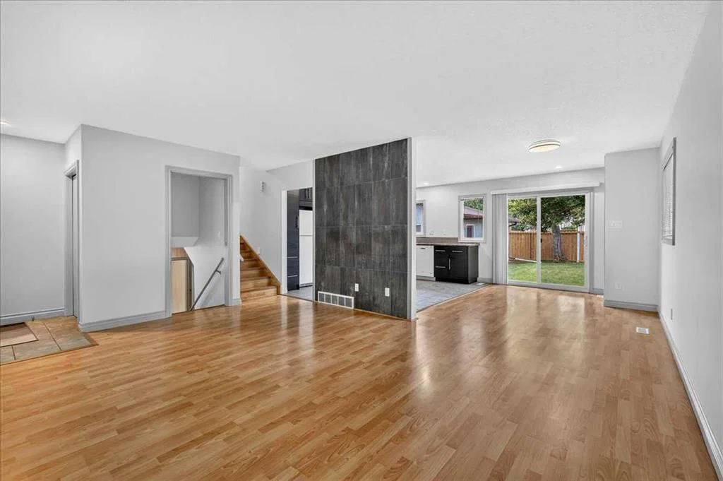 4707 Brockington Road NW, Calgary — photo 2 of 41
