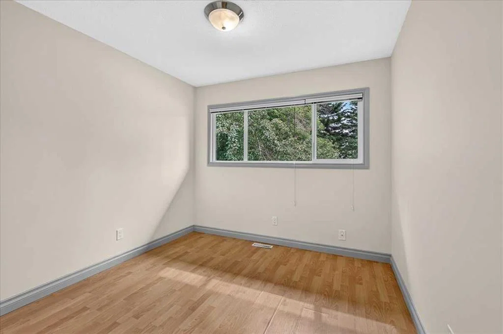 4707 Brockington Road NW, Calgary — photo 4 of 41