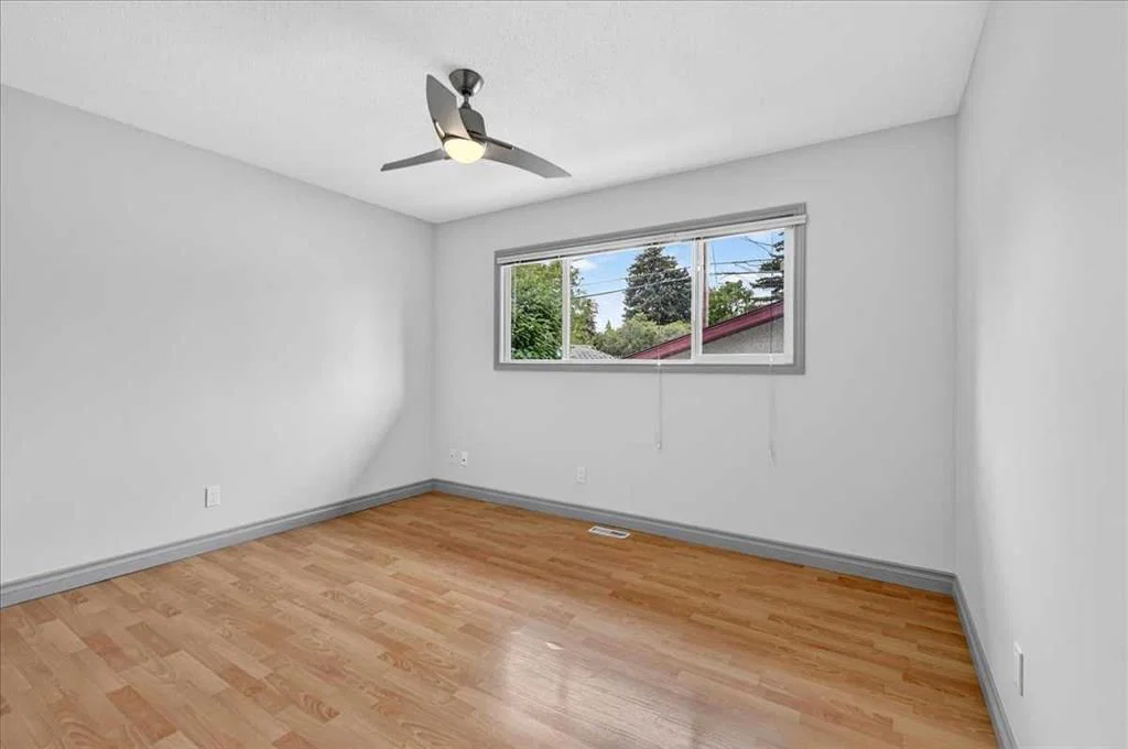 4707 Brockington Road NW, Calgary — photo 5 of 41