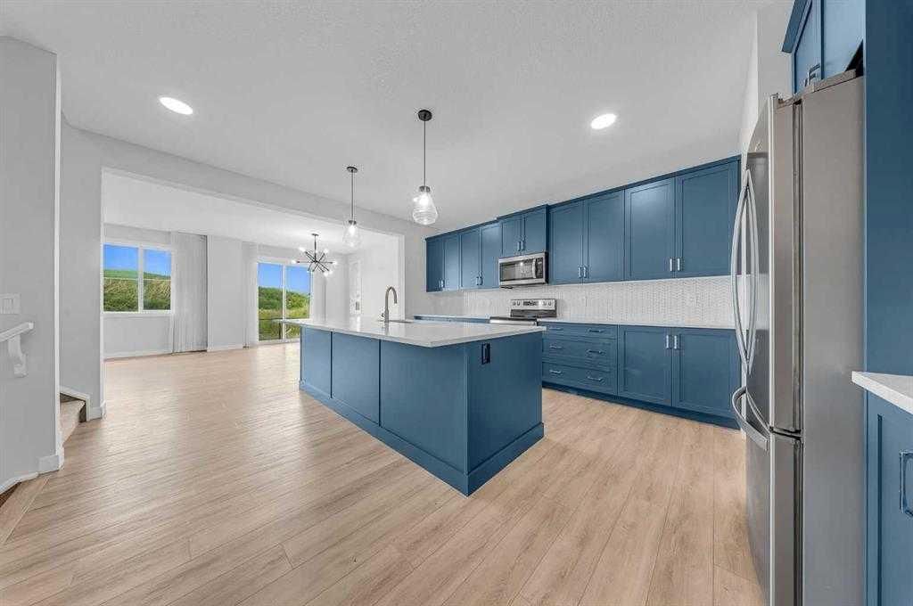 82 Belvedere Green SE, Calgary — photo 3 of 33