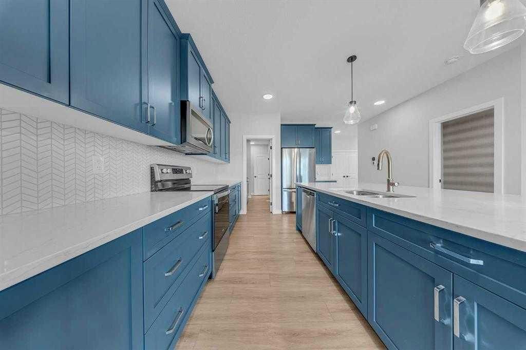 82 Belvedere Green SE, Calgary — photo 5 of 33