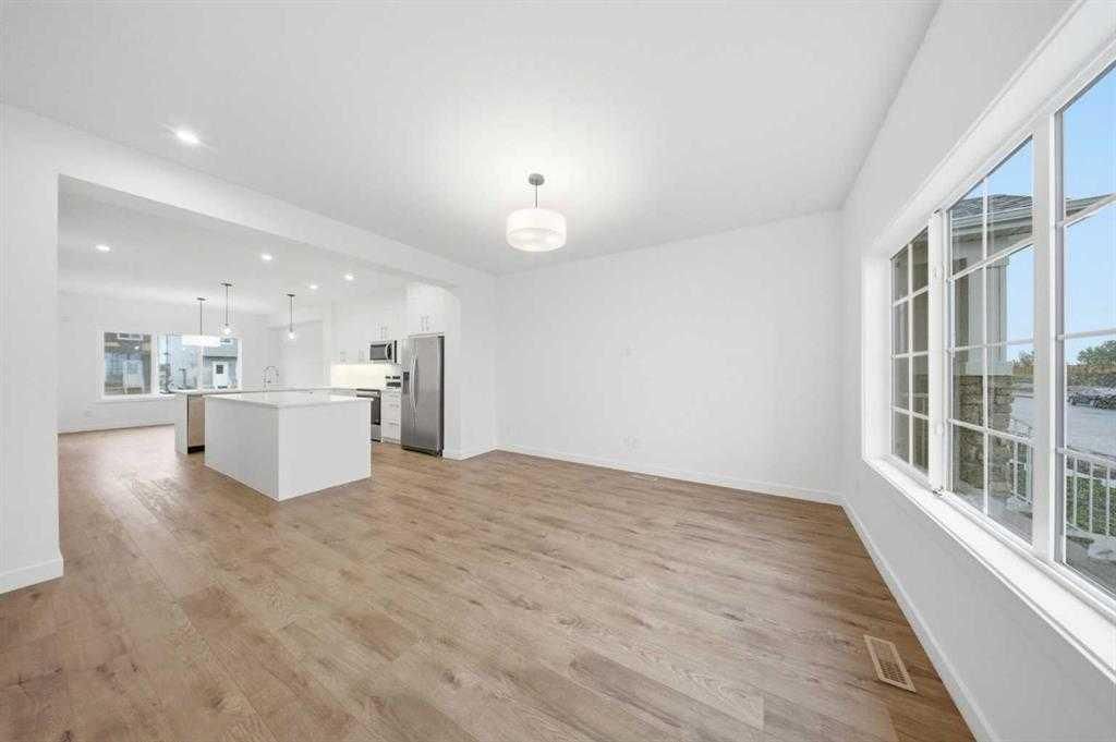 272 Huxbury View NE, Calgary — photo 3 of 32