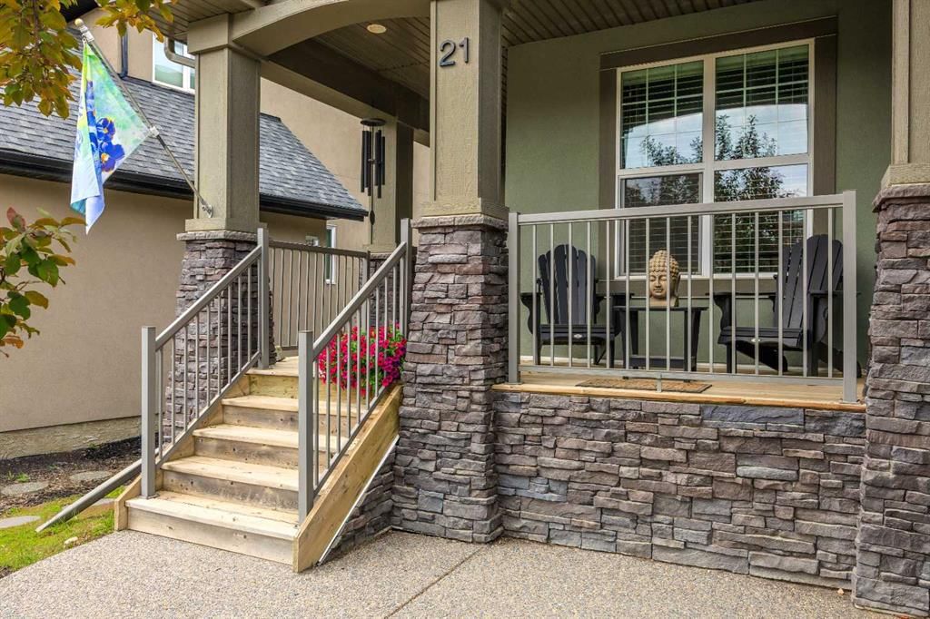 21 Rockford Road NW, Calgary — photo 3 of 48