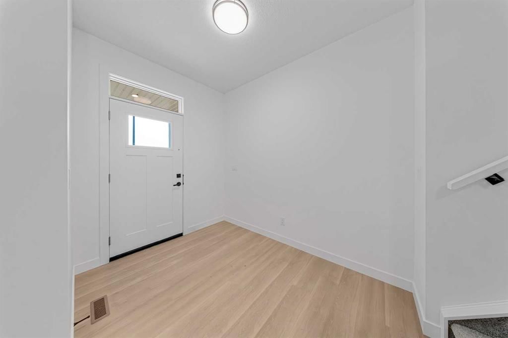 1412 South Point Villas SW, Airdrie — photo 3 of 37