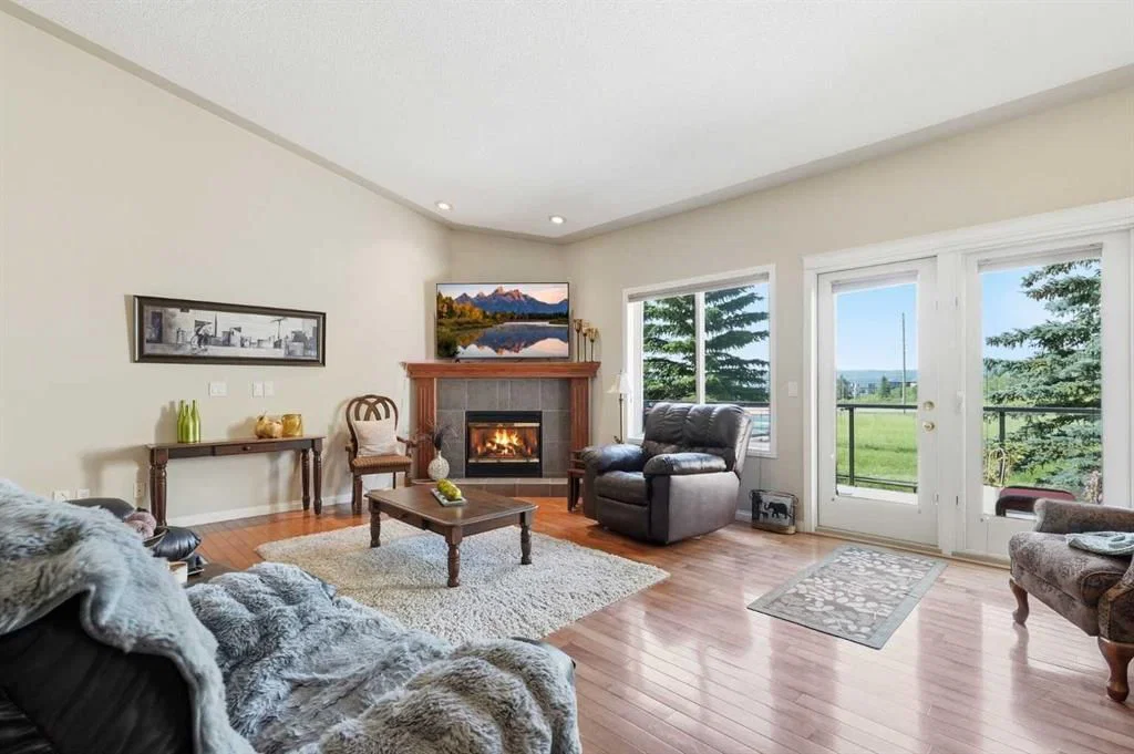 120 Sierra Morena Landing SW, Calgary — photo 2 of 43