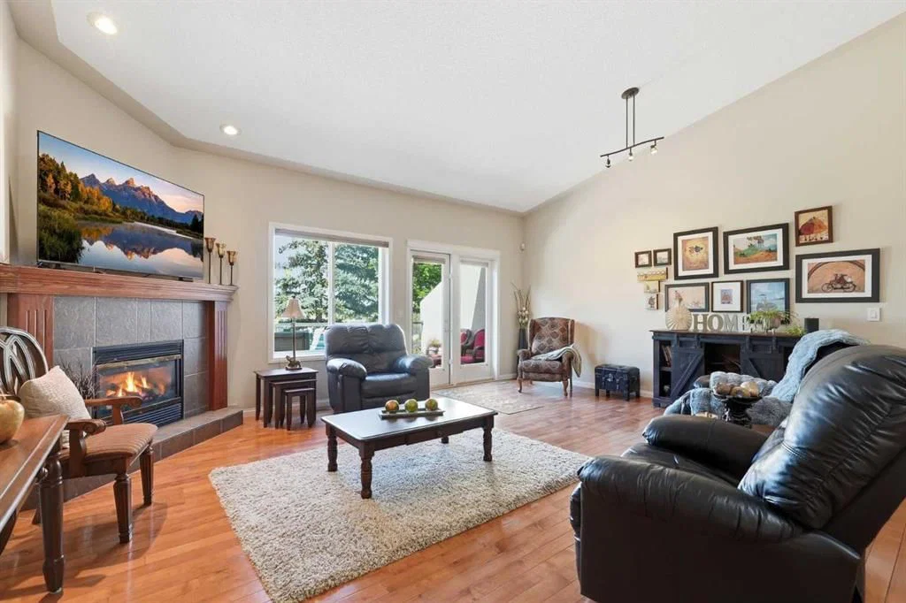 120 Sierra Morena Landing SW, Calgary — photo 3 of 43