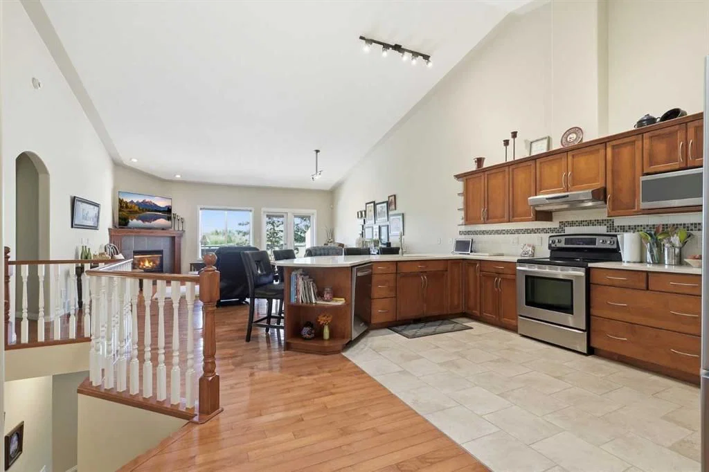 120 Sierra Morena Landing SW, Calgary — photo 4 of 43