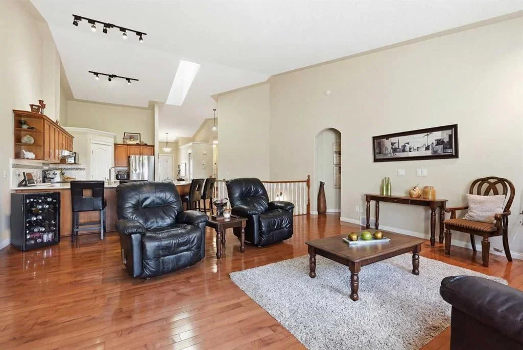 120 Sierra Morena Landing SW, Calgary — photo 5 of 43