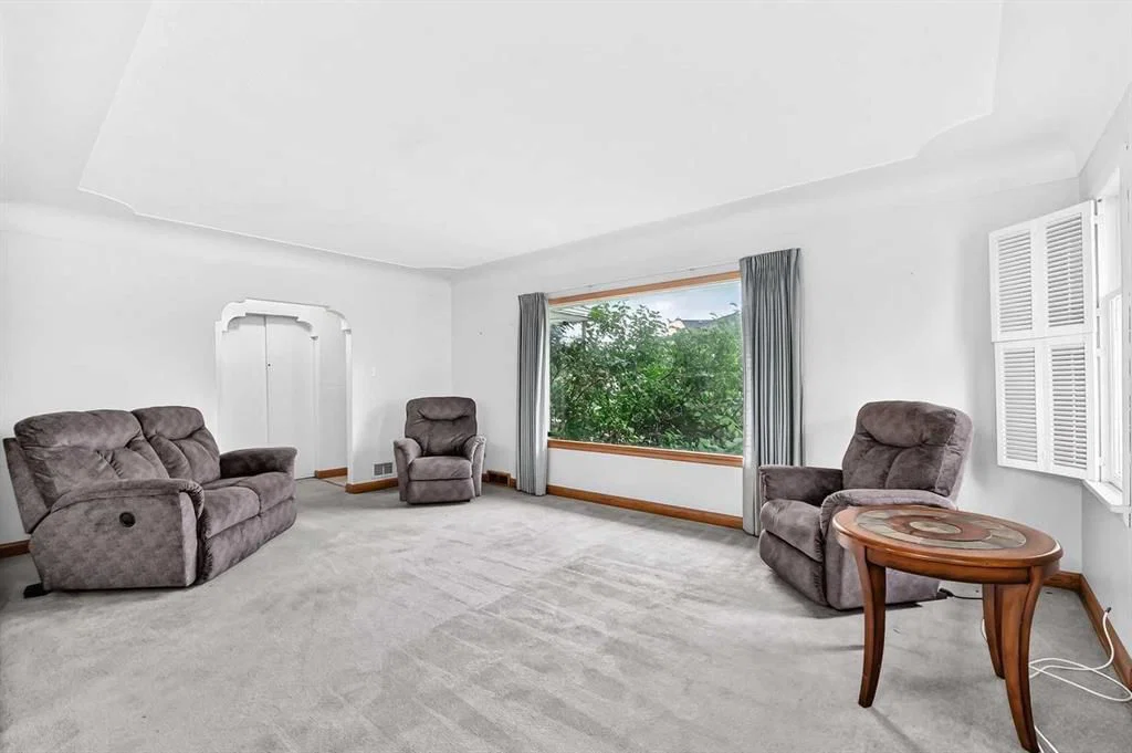 1315 19 Street NW, Calgary — photo 2 of 48