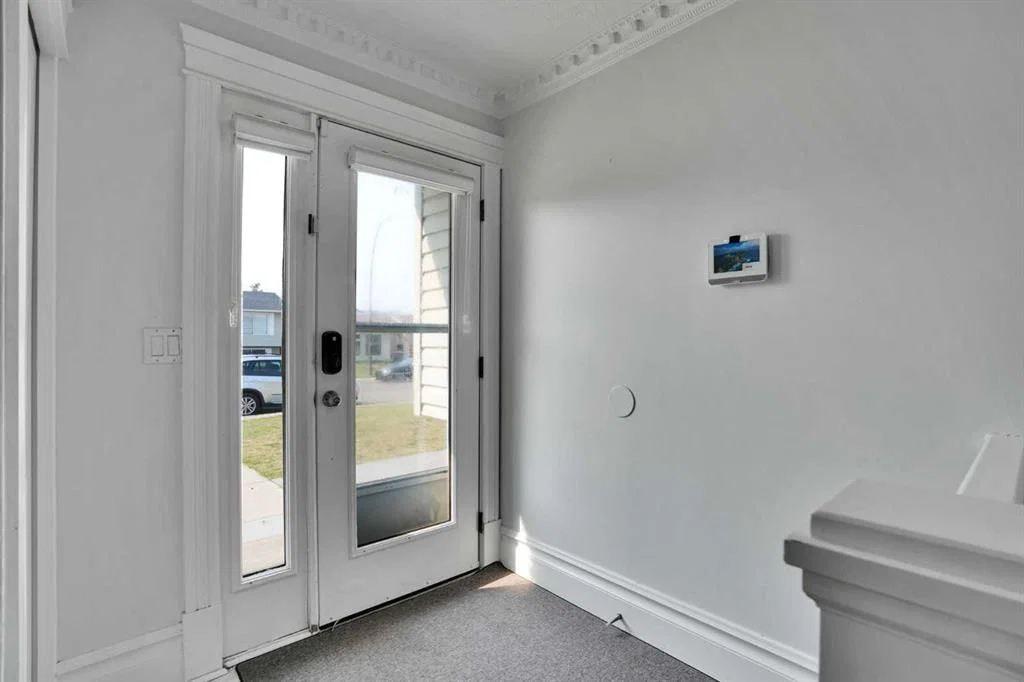 212 Pinetree Place NE, Calgary — photo 4 of 48