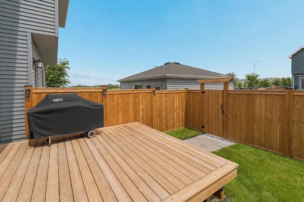 12 Wolf Creek Drive SE, Calgary — photo 3 of 39