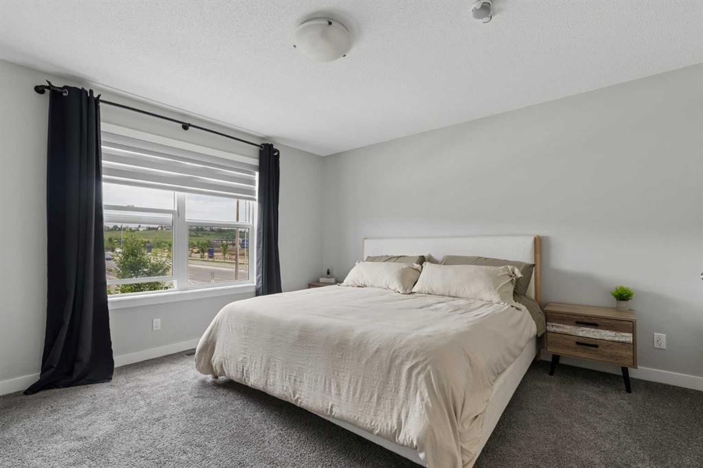 12 Wolf Creek Drive SE, Calgary — photo 4 of 39