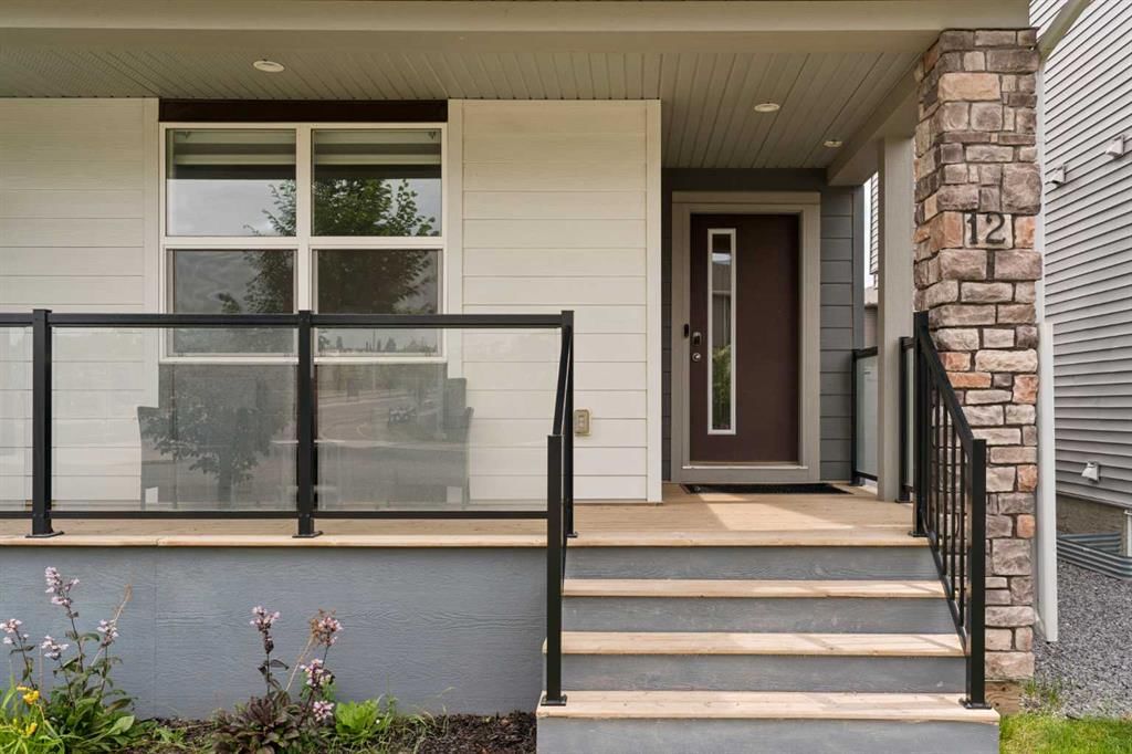 12 Wolf Creek Drive SE, Calgary — photo 5 of 39