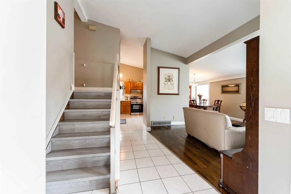 115 Maunsell Close NE, Calgary — photo 3 of 39