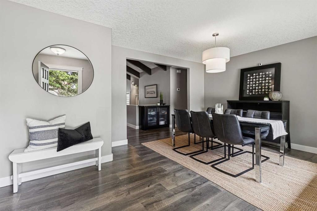 4024 Grove Hill Road SW, Calgary — photo 3 of 23