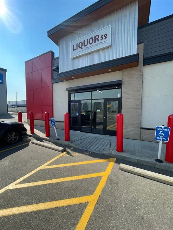5335 Dufferin Boulevard SE, Calgary — main listing photo